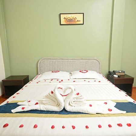 Supreme Hotel Yangon Ngoại thất bức ảnh
