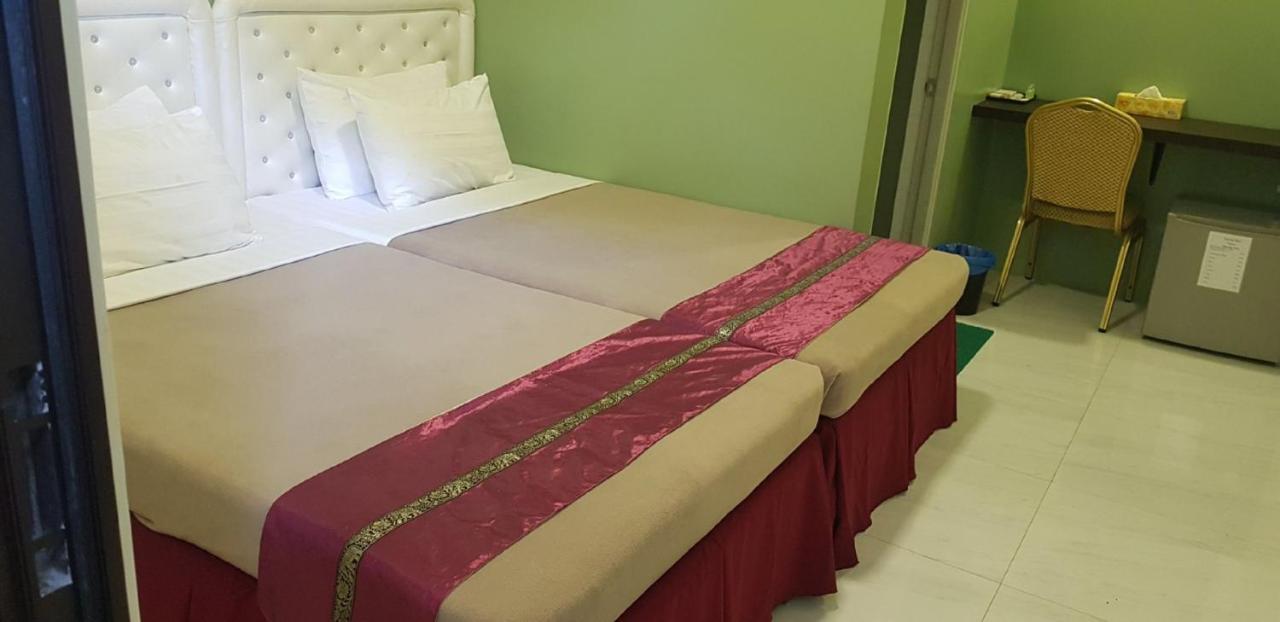 Supreme Hotel Yangon Ngoại thất bức ảnh
